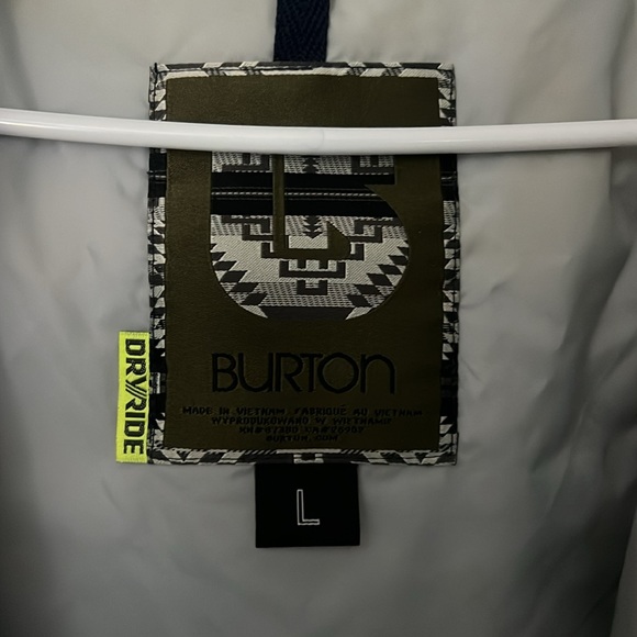 Women’s Burton Ski Jacket - Picture 3 of 5